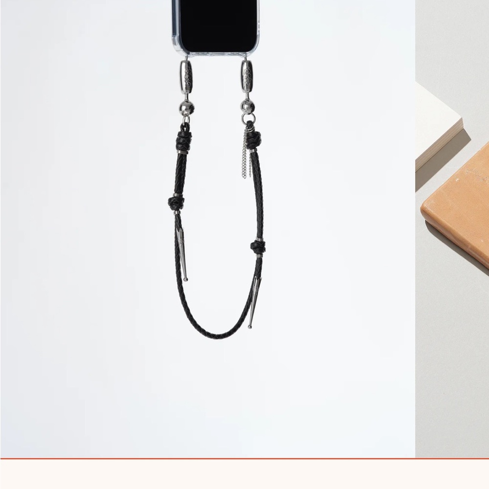 OSSA NEW YORK leather bolo tie wristlet - Picture 4 of 5